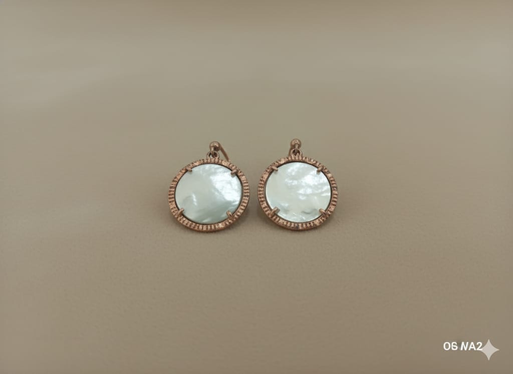 Orecchini in argento e madre perla