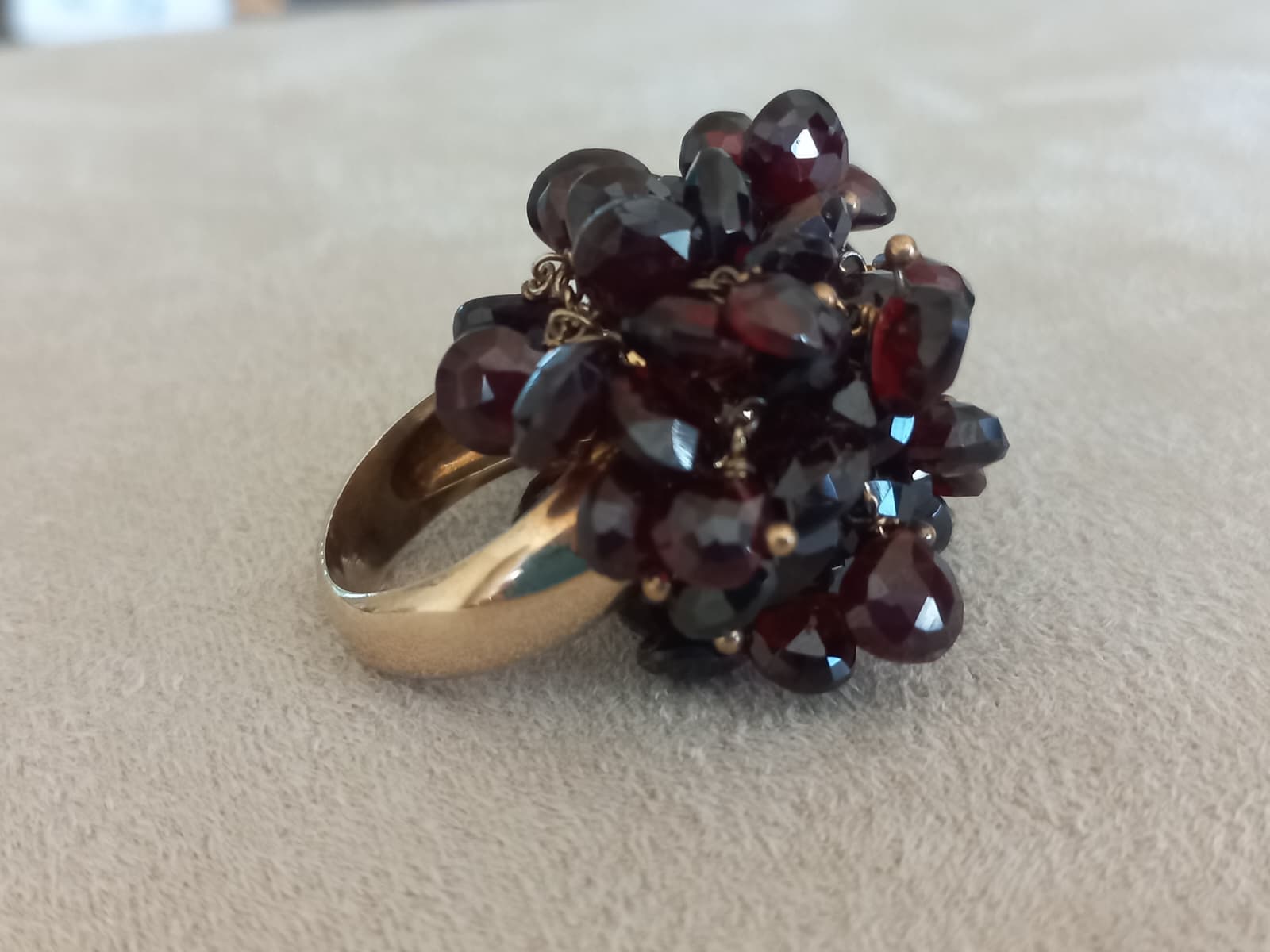 Anello in argento vermeil con granato rodolite